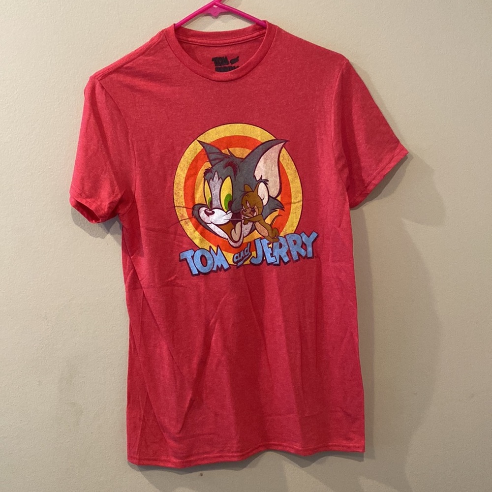 Unisex red, short sleeve, crew neck Tom and Jerry Cartoon Graphic Shirt S